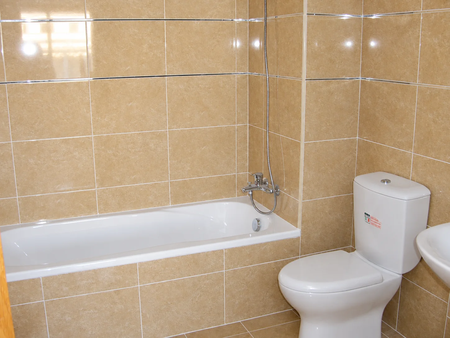 Baño terminado con bañera